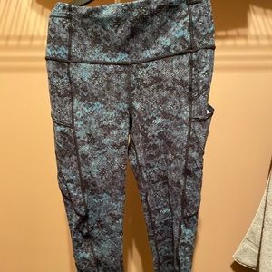 Lululemon leggings size 8